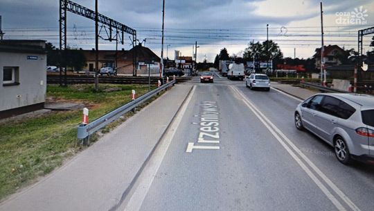 W Sandomierzu utrudnienia na przejeździe kolejowym 