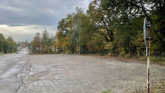 W Starachowicach dodatkowe miejsca do parkowania w pobliżu cmentarzy 