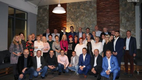 W Starachowicach Materek przechodzi w I turze