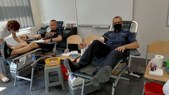 W Święto Policji podzielili się bezcennym darem