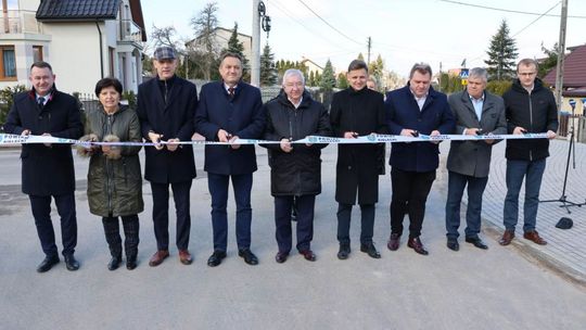 W Zachełmiu, po modernizacji nowa droga wraz z chodnikami