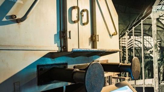 Wagony z ostrowieckiej huty odbudowywały kraj 