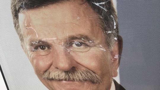 Wandalizm czy incydent? Sprawa z plakatem Lichockiej w tle