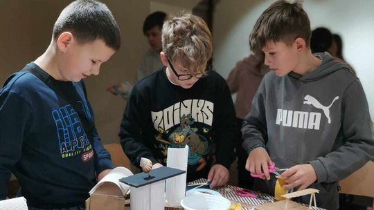 Warsztaty ceramiczne w ostrowieckim muzeum w Częstocicach  