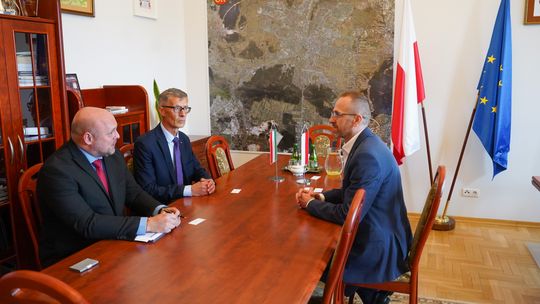 Węgierski attaché odwiedził Kielce. Rozmowy o gospodarce i współpracy z Węgrami