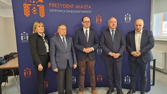 Wiceminister Gajewski rozmawiał z urzędnikami i samorządowcami o programach swojego resortu