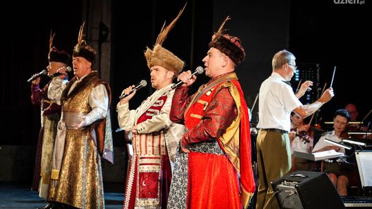 Widowisko pełne szlagierów