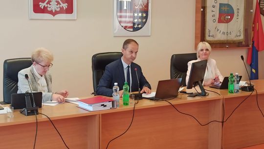 Więcej pieniędzy na spłatę  odsetek od kredytów