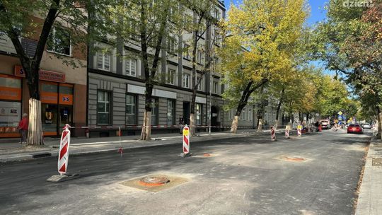 Wieczorne i nocne prace na Paderewskiego. Utrudnienia w kursowaniu autobusów