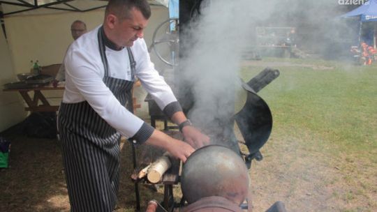 Wiejskie wędzenie w Tokarni