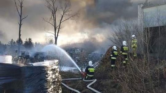 Wielki pożar w podkieleckich Nowinach