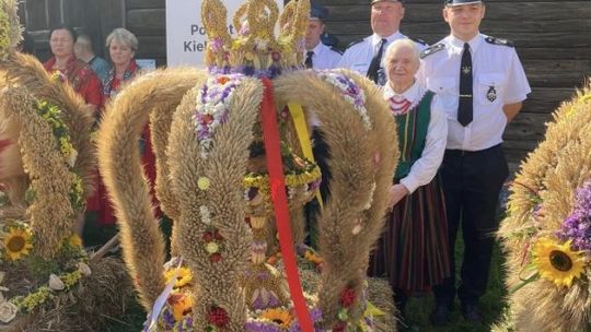 Wieniec z Miedzianej Góry na Dożynkach Prezydenckich