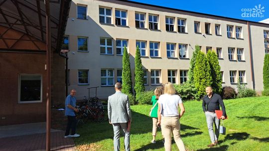 Winda w szkole ułatwi funkcjonowanie uczniów z niepełnosprawnościami 