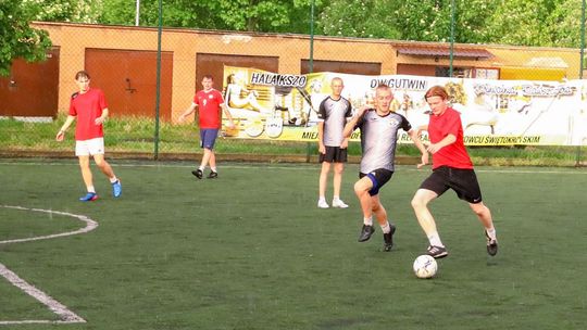 Wiosenny Turniej Ostrowieckiej Piłkarskiej Ligi Firm zakończony