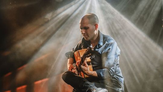 Wirtuoz gitary z koncertem w Pałacu Wielopolskich w Częstocicach  