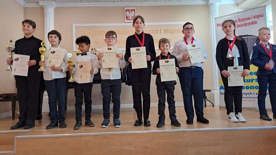 Wirtuozi gry na akordeonie  grali w ostrowieckiej szkole muzycznej