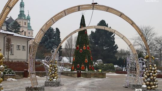 Włączenie lampek na miejskiej choince 6 grudnia