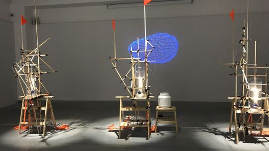 Woda, powietrze i ziemia tworzą sztukę w ostrowieckim BWA