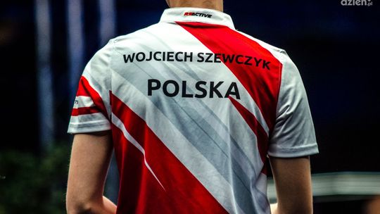 Wojciech Szewczyk z medalem Mistrzostw Świata