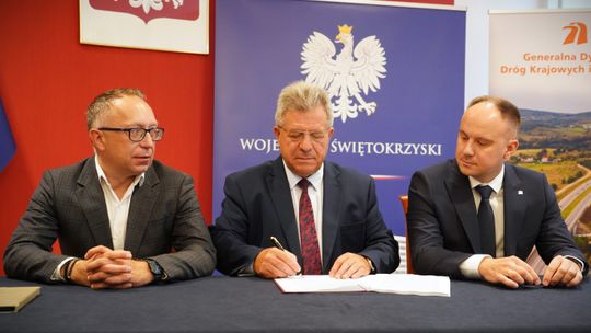 Wojewoda podpisał ZRID dla ważnej trasy w regionie. S74 staje się faktem