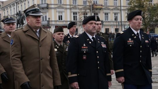 Wojewódzkie uroczystości Święta Niepodległości na kieleckim Placu Wolności 