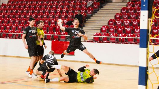 Wojownicy umocnili się na czwartym miejscu