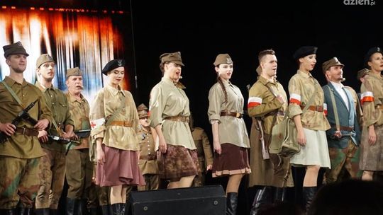 Wojskowi zaśpiewali w Ostrowcu