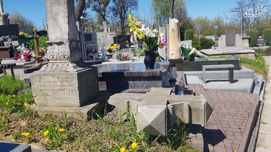 Wolontariusze poszukiwani  do kwesty cmentarnej w Opatowie