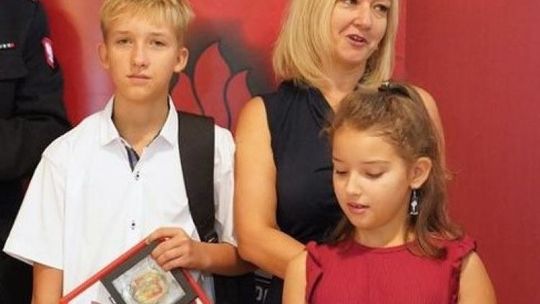 Wręczono odznaki dla małych bohaterów