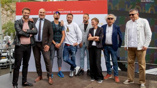 Wspólnie z Kabaretem Skeczów Męczących wybierzemy muzyczny hit tegorocznych wakacji