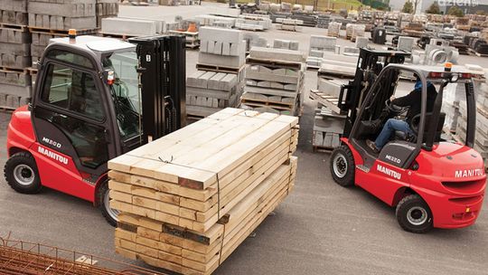 Wszystko, co warto wiedzieć o wyborze sztaplarki! Sprawdź, zanim kupisz!