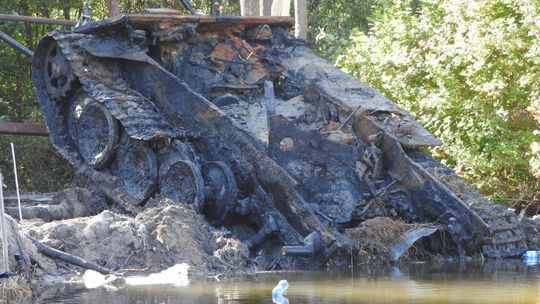 Wydobyty wrak czołgu prawie unikat - było ich tylko 10