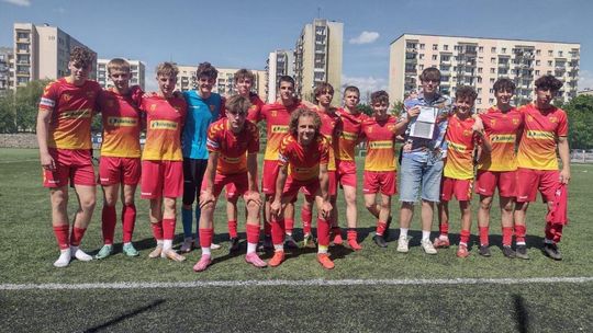 Wygrana juniorów starszych i porażka Juniorów Młodszych