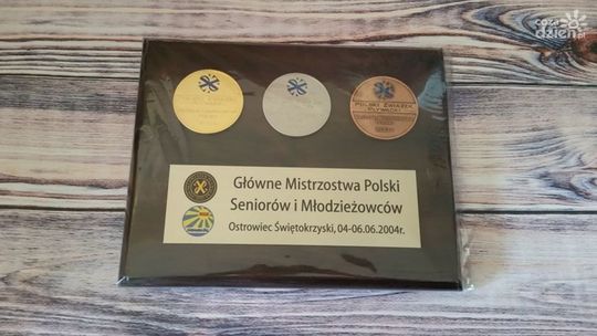 Wylicytuj mistrzowskie medale i pomóż Oskarkowi!