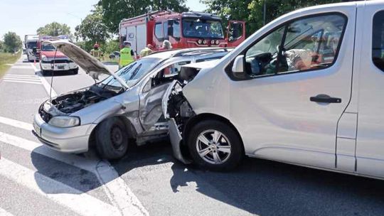 Wypadek na DK73 w Celinach. Na miejscu LPR