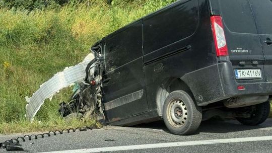 Wypadek na drodze krajowej nr 74 w Ćmińsku. Droga zablokowana