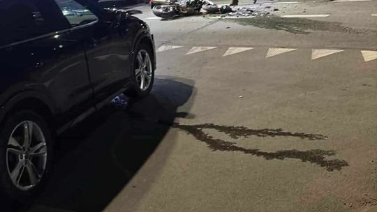 Wypadek w Krajnie-Parcelach. Audi zderzyło się z motocyklem. 19-latek trafił do szpitala