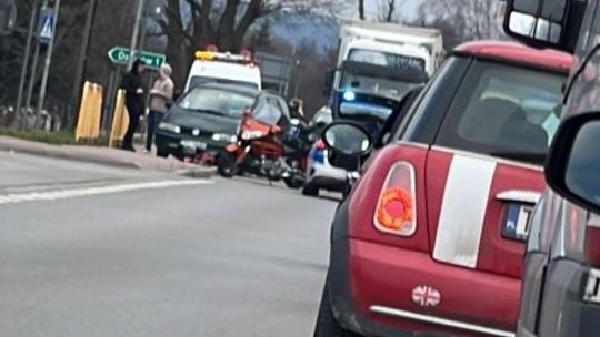 Wypadek z udziałem motocyklisty na trasie Starachowice - Ostrowiec 