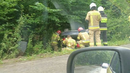 Wypadł zza zakrętu, weekend rozpoczął w szpitalu