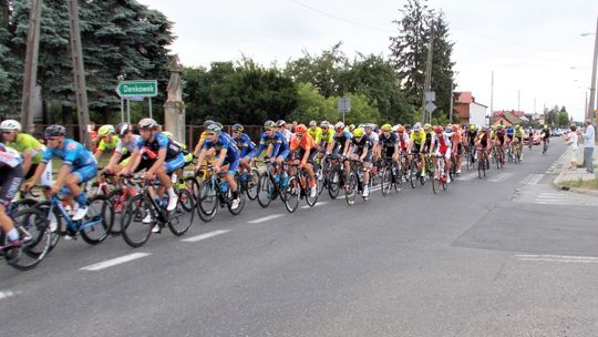 Wyścig Solidarności i Olimpijczyków - Sebastian Matusiak najlepszy na finiszu w Ćmielowie i Ożarowie
