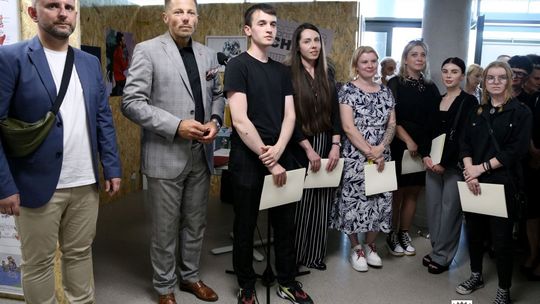 Wystawa prac studentów z Wydziału Sztuki UJK w Galerii Dworzec 17:30