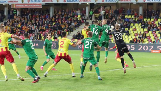 Wyszarpany remis Korony.