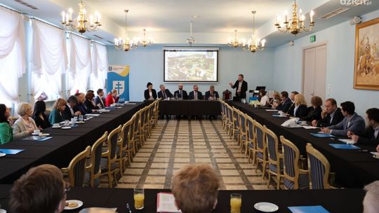 X Jubileuszowa Świętokrzyska Konferencja Geodezyjna: miejsce spotkania ekspertów i innowacji