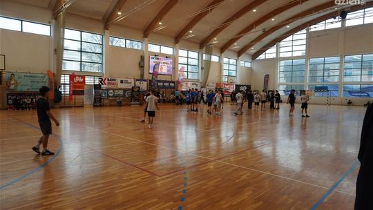 X Jubileuszowy Turniej Charytatywny w „Słowackim”. Sport, emocje i wsparcie dla hospicjum