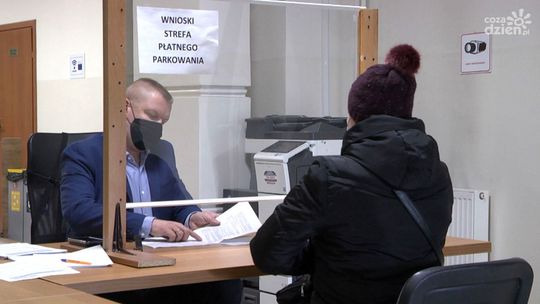 Z identyfikatorem bez opłat za parkowanie