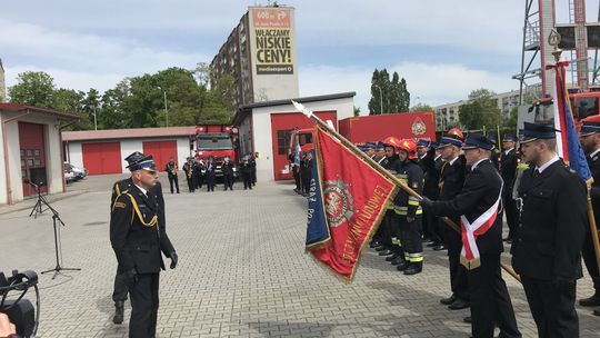 Z okazji Święta Strażaka były awanse,  odznaczenia i podziękowania nie tylko dla pełniących niebezpieczna służbę  