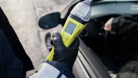 Z promilami wsiadła za kierownicę audi