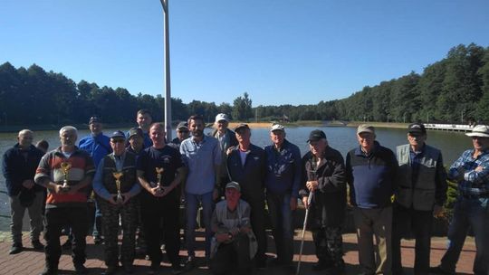 Z wędkami walczyli o puchar radnego