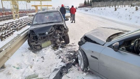 Za duża prędkość przyczyną wypadku. Nastolatka w szpitalu