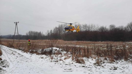 Zabrakło karetek. Na ratunek mężczyźnie wysłano helikopter